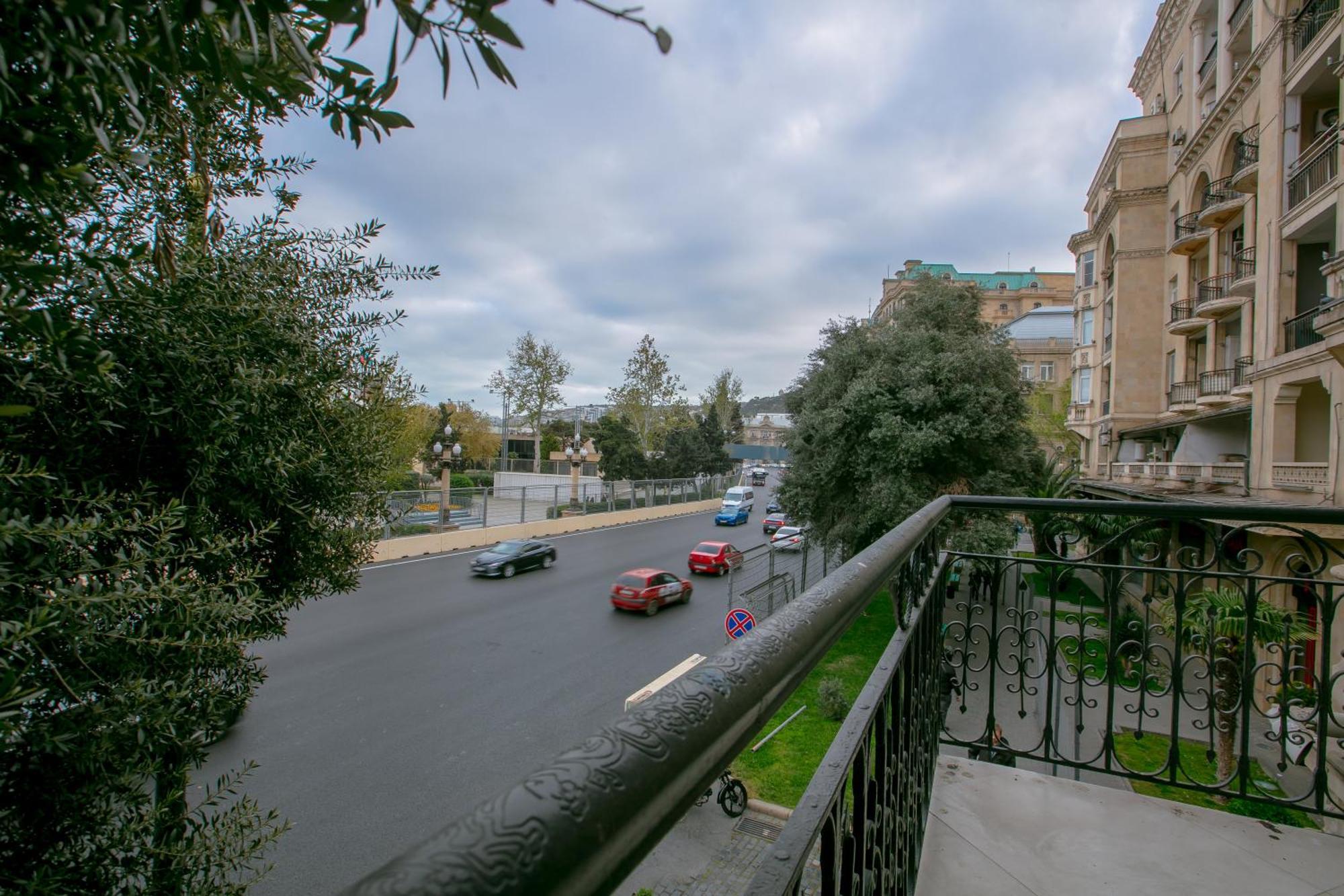 Promenade Hotel Баку Екстериор снимка