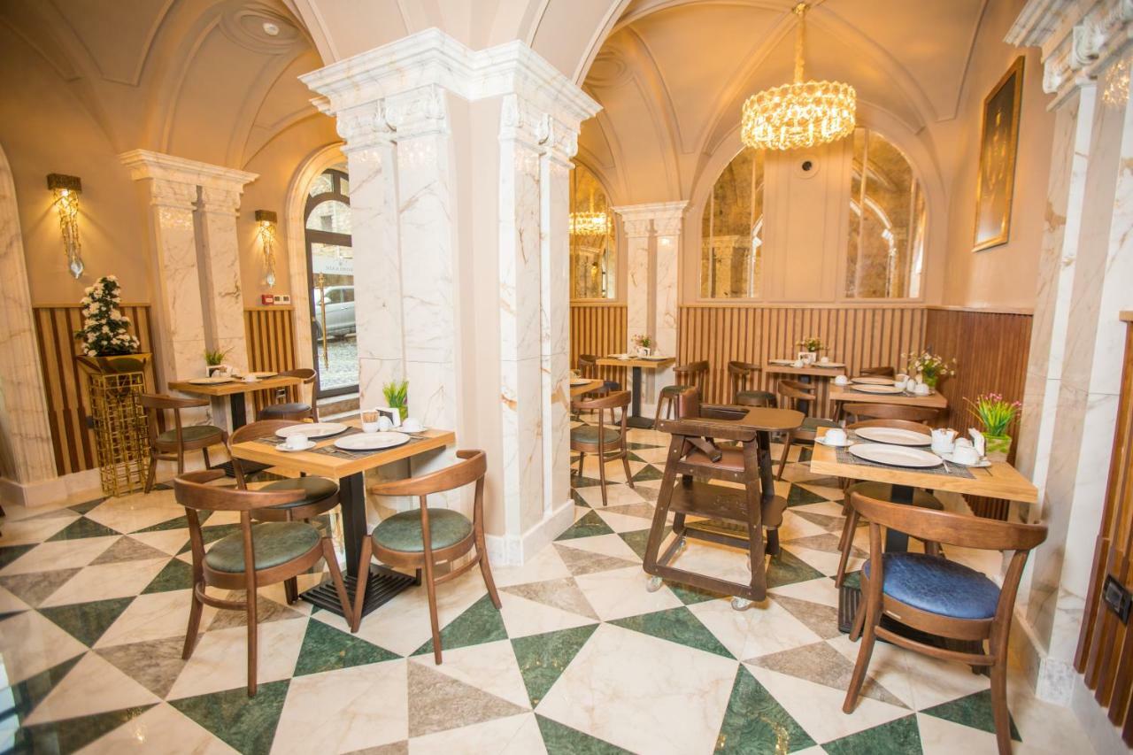 Promenade Hotel Баку Екстериор снимка The restaurant